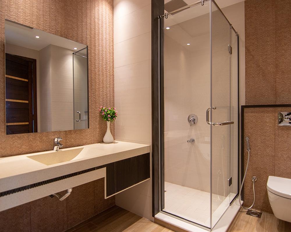 كبائن الشاور والبارتشنات الزجاجية